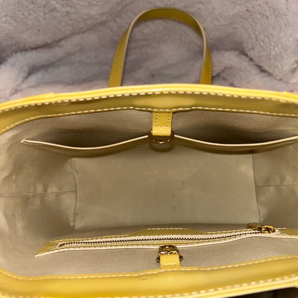 Louis Vuitton Monogram Yellow Vernis Avalon Shoulder Tote - Picture 12 of 15